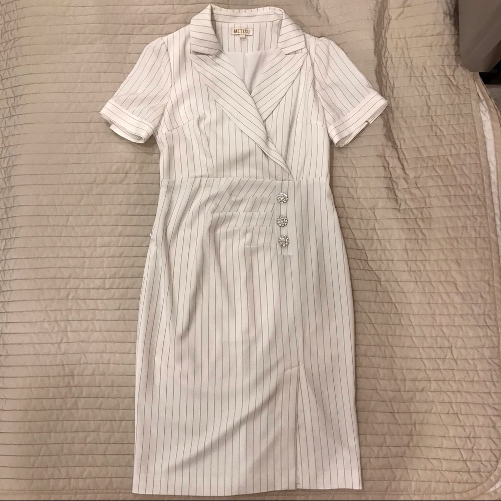 Metisu white & navy striped faux-wrap dress Size M. Excellent used condition. - Picture 9 of 15
